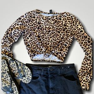 NWOT Long sleeve cheetah print crop top